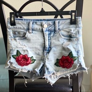 AMERICAN EAGLE High Rise Shortie Rose shorts